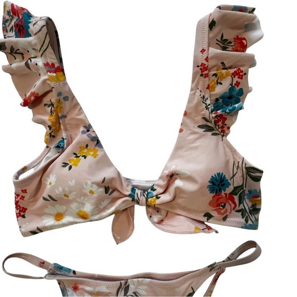 Cupshe Floral Bikini with Ruffle Details Large top and boring floral NWOT - Picture 3 of 11
